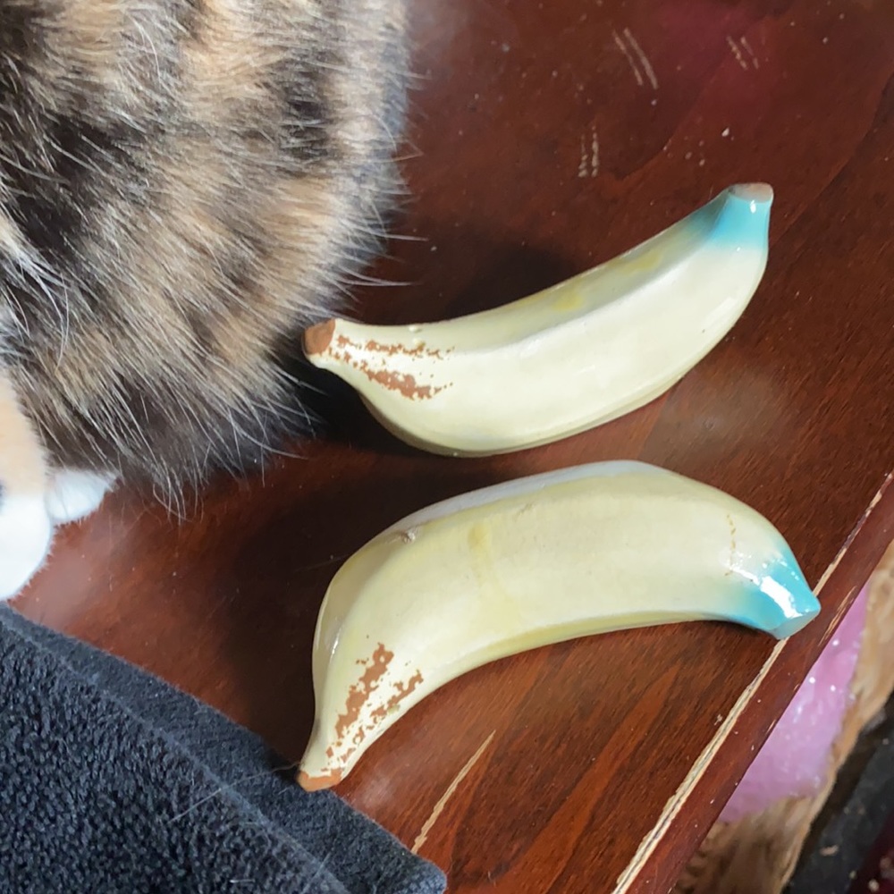 Vtg banana Salt and Pepper Shakers - Picture 4 of 4